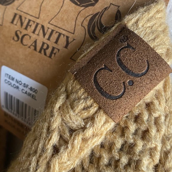 C.C Infinity Scarf - Picture 4 of 4